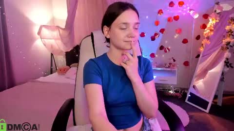 Elvienne online show from 07-13-26, 03:09