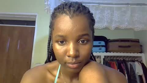 Snapshot of elvier_pretty chatting on 03-08-26, 08:01 flo online show from 03-08-26, 08:01