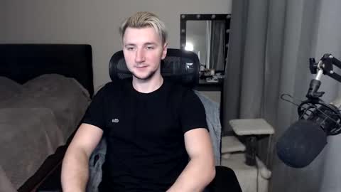 Elvin Vaenight online show from 10-30-25, 06:52