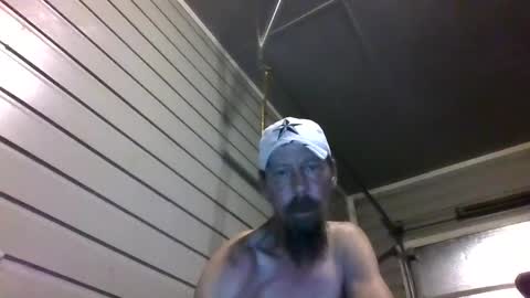 Snapshot of elwooood7 chatting on 09-19-25, 10:27 elwooood7 online show from 09-19-25, 10:27