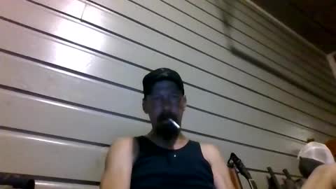 Snapshot of elwooood7 chatting on 10-18-25, 01:34 elwooood7 online show from 10-18-25, 01:34