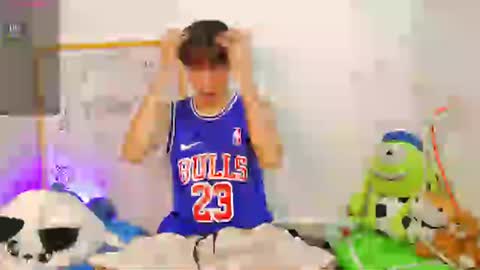  E  L  Y   K  I  N  G   online show from 07-20-26, 07:38