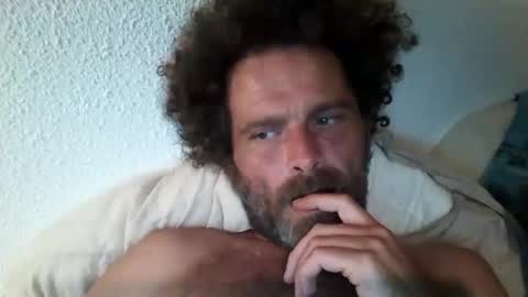 Snapshot of elyjahoye chatting on 09-21-25, 11:17 elyjahoye online show from 09-21-25, 11:17