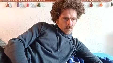 Snapshot of elyjahoye chatting on 09-28-25, 03:17 elyjahoye online show from 09-28-25, 03:17