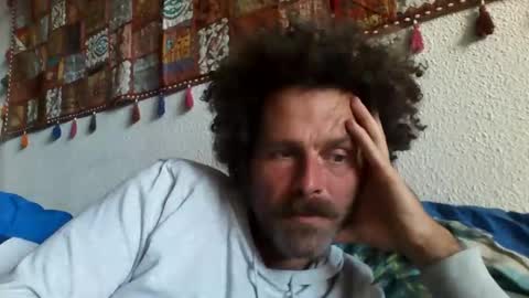 Snapshot of elyjahoye chatting on 10-10-25, 12:04 elyjahoye online show from 10-10-25, 12:04