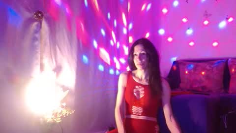 Elisa online show from 11-26-25, 10:22