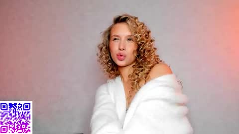 Elysia online show from 10-07-25, 10:40