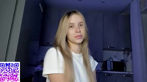 Elysia online show from 10-10-25, 11:59