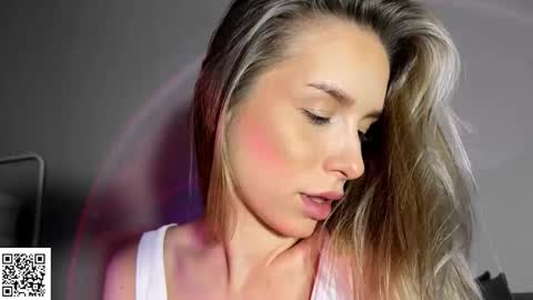 Elysia online show from 10-19-25, 08:31