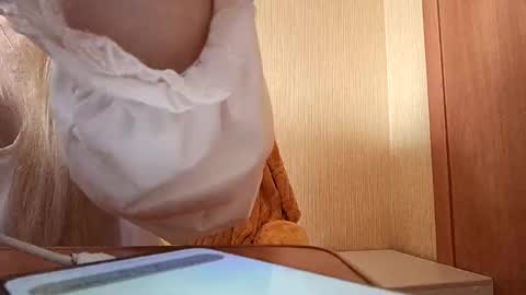 Elza Kom online show from 09-12-25, 03:39