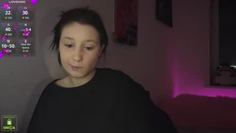 Snapshot of em1l1a chatting on 10-11-25, 08:07 Em1l1a online show from 10-11-25, 08:07