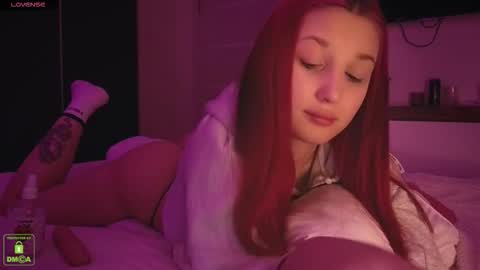 Snapshot of em1l1a chatting on 12-05-25, 07:43 Em1l1a online show from 12-05-25, 07:43