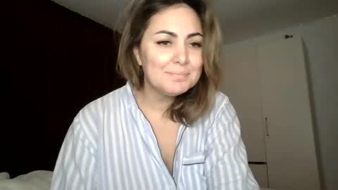 Snapshot of em_roqueen chatting on 09-29-25, 08:35 Em online show from 09-29-25, 08:35