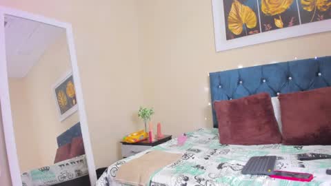 Snapshot of ema_garciaa chatting on 01-05-25, 01:58 ema garcia  online show from 01-05-25, 01:58