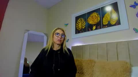 Snapshot of ema_garciaa chatting on 09-26-25, 11:03 ema garcia  online show from 09-26-25, 11:03