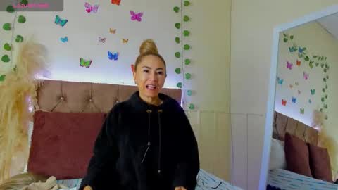 Snapshot of ema_garciaa chatting on 10-18-25, 12:39 ema garcia  online show from 10-18-25, 12:39