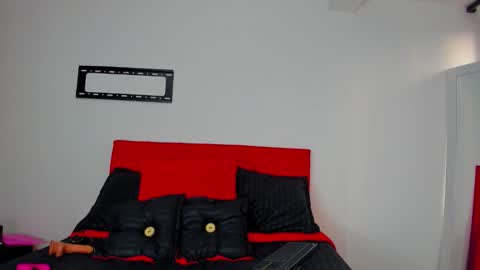 Snapshot of ema_garciaa chatting on 11-02-25, 11:23 ema garcia online show from 11-02-25, 11:23