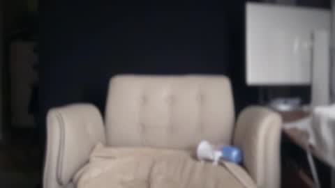 Snapshot of ema_lov3 chatting on 12-21-25, 02:51 Ema Love online show from 12-21-25, 02:51