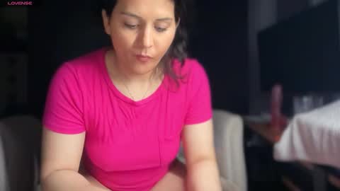 Snapshot of ema_lov3 chatting on 01-10-26, 02:35 Ema Love online show from 01-10-26, 02:35