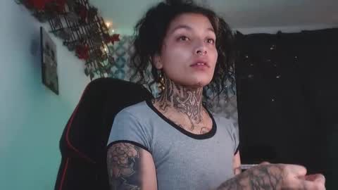 ema_ploxx online show from 10-26-25, 05:35