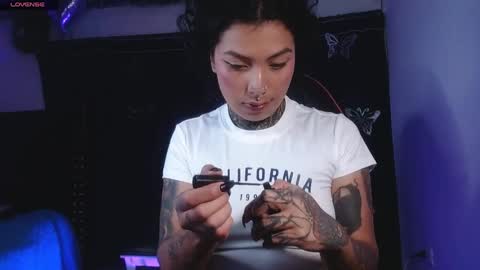 Snapshot of ema_ploxx chatting on 04-28-26, 01:04 ema_ploxx online show from 04-28-26, 01:04