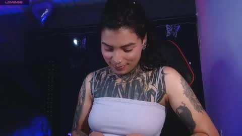 Snapshot of ema_ploxx chatting on 05-24-26, 01:10 ema_ploxx online show from 05-24-26, 01:10
