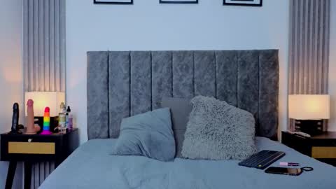 Ema online show from 10-14-25, 01:56