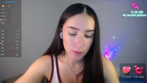 Snapshot of emaa_martins chatting on 12-19-24, 10:53 Emaa online show from 12-19-24, 10:53