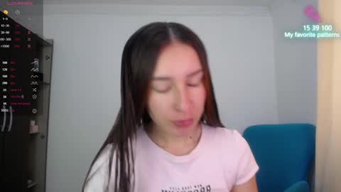 Snapshot of emaa_martins chatting on 09-29-25, 08:57 Emaa online show from 09-29-25, 08:57