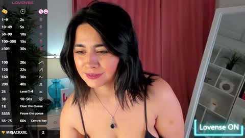 Snapshot of emabrownie chatting on 10-28-25, 05:59 EmaBrownie online show from 10-28-25, 05:59