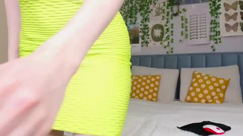 Snapshot of emacalim_ chatting on 11-30-25, 12:42 Emma online show from 11-30-25, 12:42