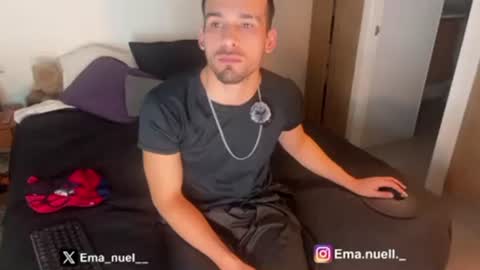 emanuell___ online show from 04-10-26, 01:22
