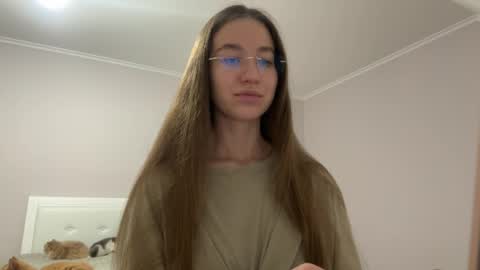 Alina online show from 05-19-26, 07:42