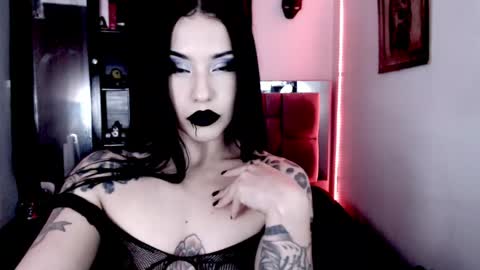 Snapshot of emearld_black chatting on 04-27-26, 01:36 Emerald Black online show from 04-27-26, 01:36