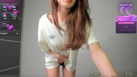 Snapshot of emelia_fox chatting on 12-07-24, 10:28 Emmy the sly little fox HTP is open an unforgettable show awaits you. I undress in private online show from 12-07-24, 10:28