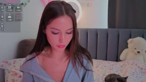 Snapshot of emelia_fox chatting on 09-10-25, 06:02 Emmy the sly little fox HTP is open an unforgettable show awaits you. I undress in private online show from 09-10-25, 06:02