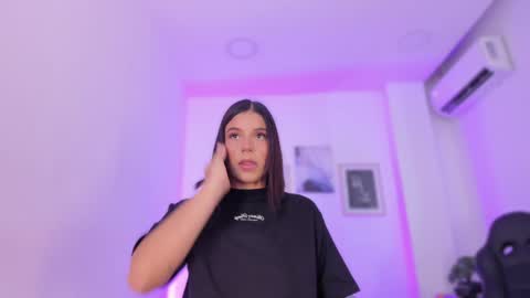 emelie_89 online show from 02-03-25, 01:30