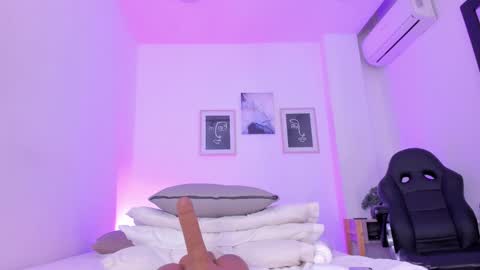 emelie_89 online show from 02-12-25, 02:43