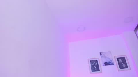 emelie_89 online show from 03-08-25, 12:20