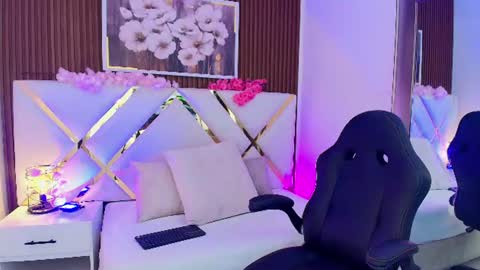 Emily  online show from 07-11-26, 07:55