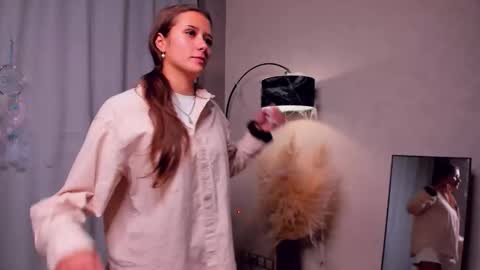 Emma online show from 11-02-25, 01:30