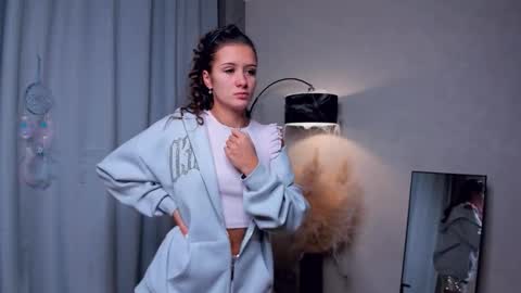 Emma online show from 11-04-25, 01:05