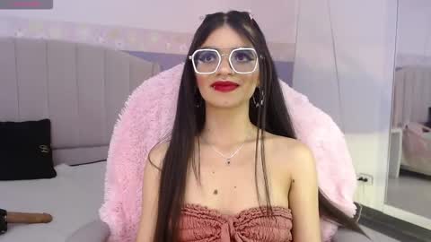 Danna online show from 11-22-25, 03:49