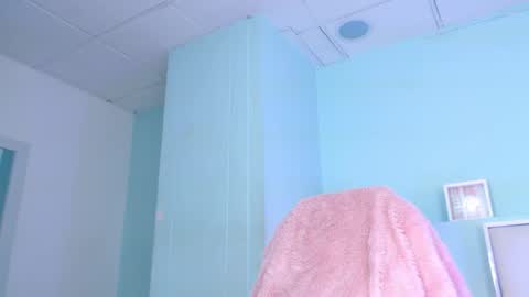 Snapshot of emerald_gh chatting on 05-02-26, 12:59 Danna online show from 05-02-26, 12:59