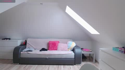 Snapshot of emerald_kittycat chatting on 01-11-26, 11:04 just me online show from 01-11-26, 11:04