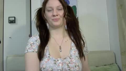 Snapshot of emerieskye chatting on 03-10-25, 05:29 EmerieSkye online show from 03-10-25, 05:29