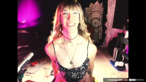 Emery Lune online show from 05-20-26, 01:23