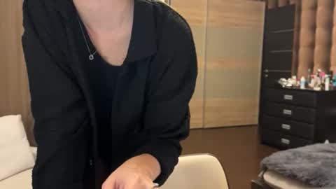 emi__ly online show from 11-27-25, 06:32