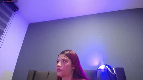 Snapshot of emi_candi chatting on 09-29-25, 12:16 emi online show from 09-29-25, 12:16