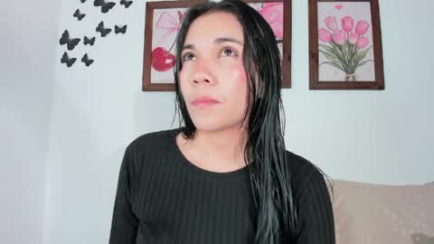 Snapshot of emiily_parkerr chatting on 05-20-26, 10:27 Emily online show from 05-20-26, 10:27